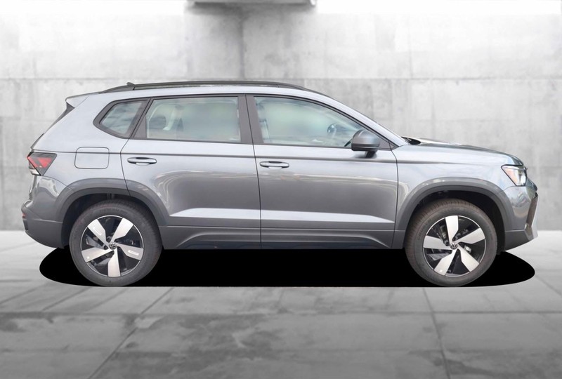 Volkswagen Taos Vehicle Image 05