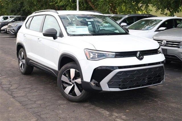 Volkswagen Taos Vehicle Image 02