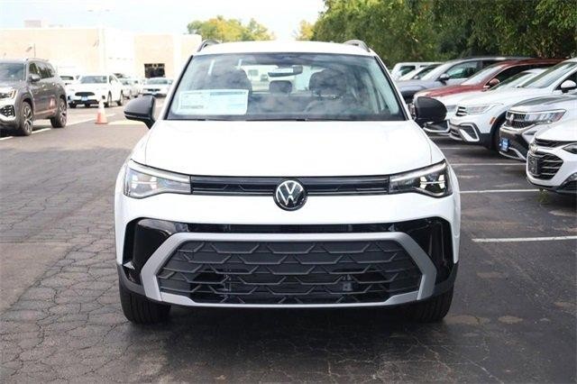 Volkswagen Taos Vehicle Image 04