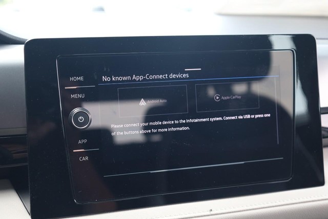 Volkswagen Taos Vehicle Image 11
