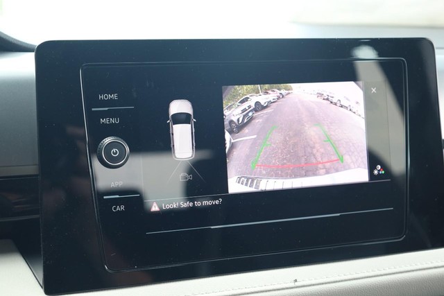 Volkswagen Taos Vehicle Image 12