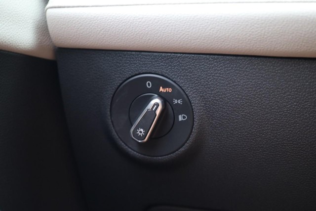 Volkswagen Taos Vehicle Image 18