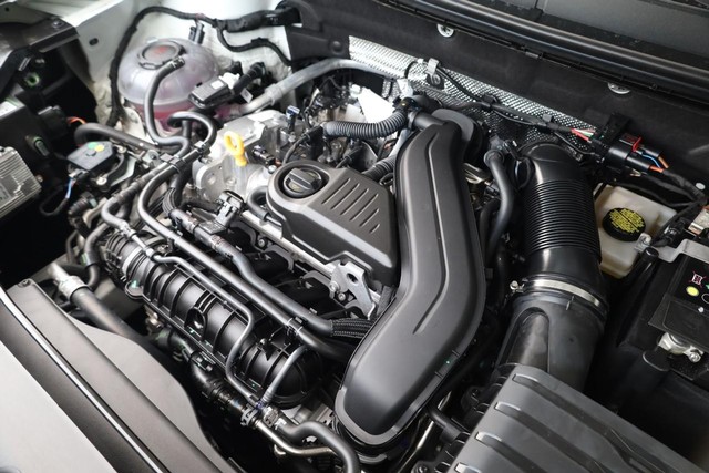 Volkswagen Taos Vehicle Image 24