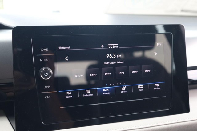 Volkswagen Taos Vehicle Image 11