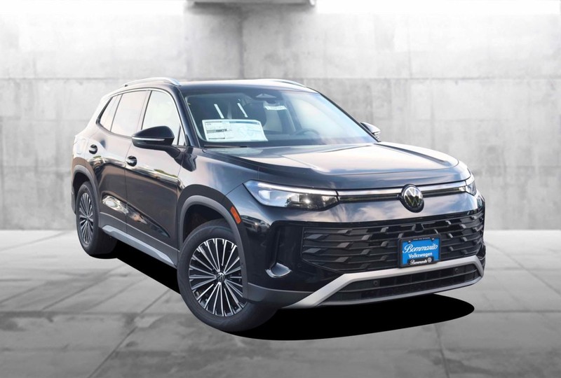 Volkswagen Tiguan Vehicle Image 02
