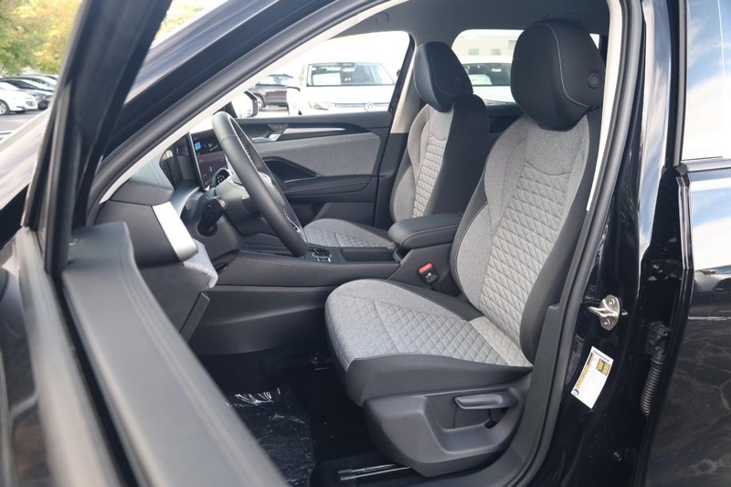 Volkswagen Tiguan Vehicle Image 08