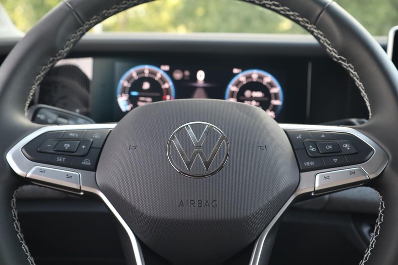 Volkswagen Tiguan Vehicle Image 09