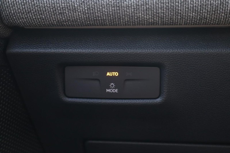 Volkswagen Tiguan Vehicle Image 17