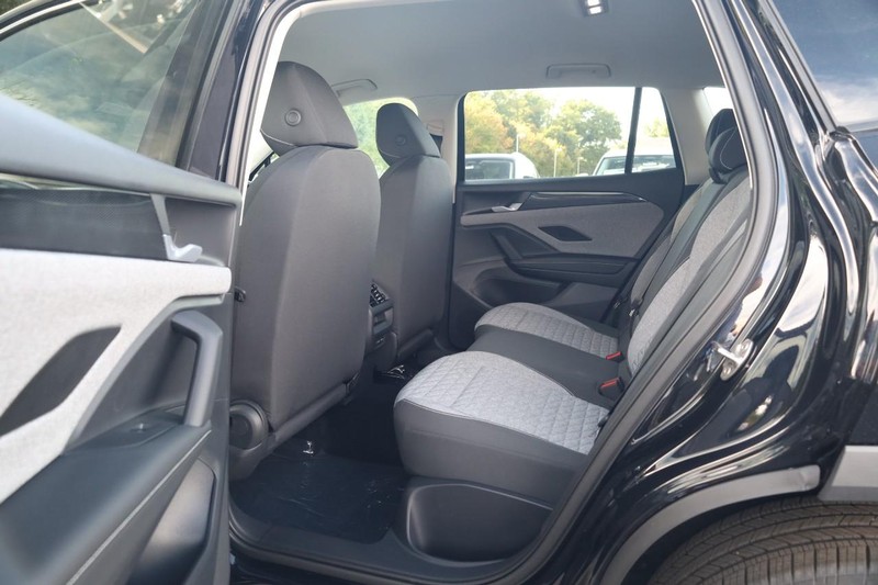 Volkswagen Tiguan Vehicle Image 18