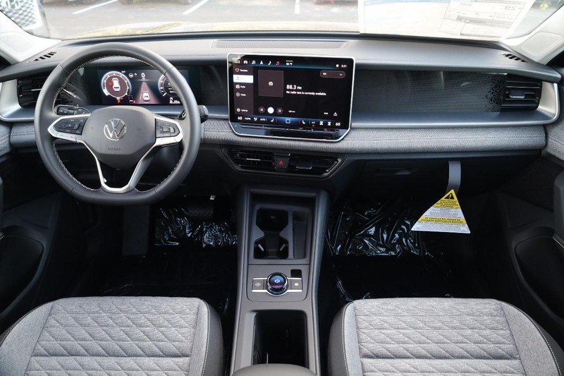 Volkswagen Tiguan Vehicle Image 20