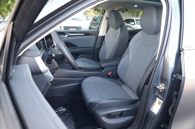 Volkswagen Tiguan Vehicle Image 08