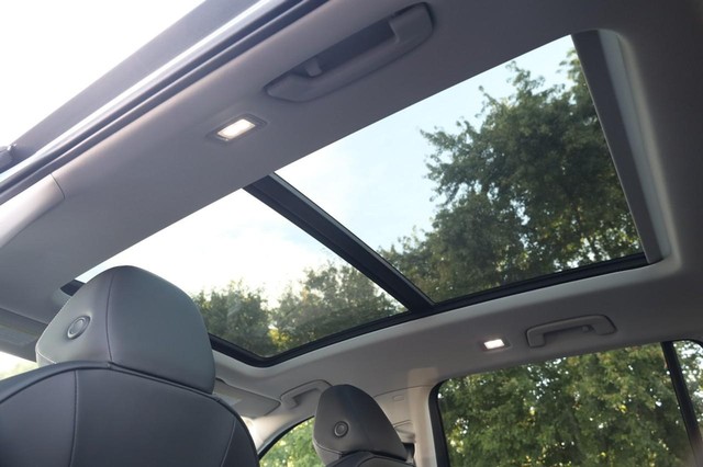 Volkswagen Tiguan Vehicle Image 09