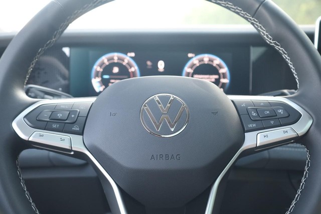 Volkswagen Tiguan Vehicle Image 11