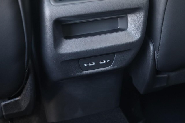 Volkswagen Tiguan Vehicle Image 22