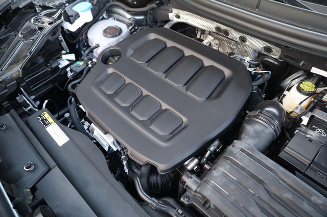 Volkswagen Tiguan Vehicle Image 26