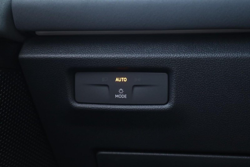 Volkswagen Tiguan Vehicle Image 20