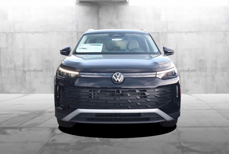Volkswagen Tiguan Vehicle Image 04