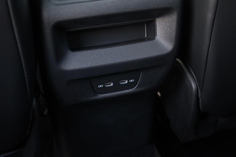 Volkswagen Tiguan Vehicle Image 10