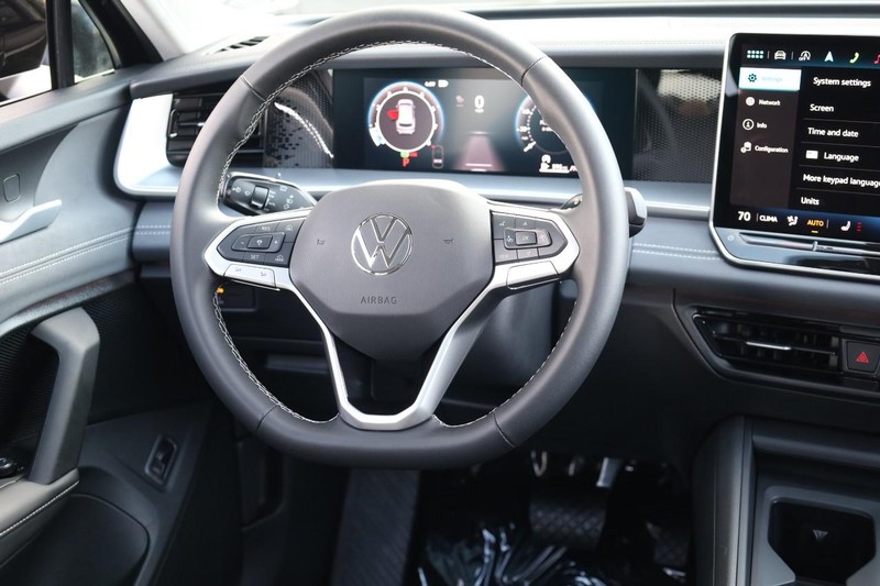 Volkswagen Tiguan Vehicle Image 12