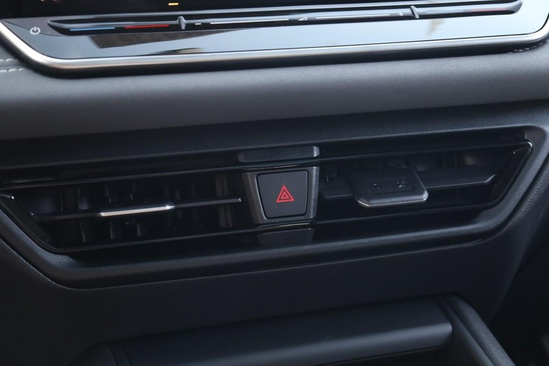 Volkswagen Tiguan Vehicle Image 19