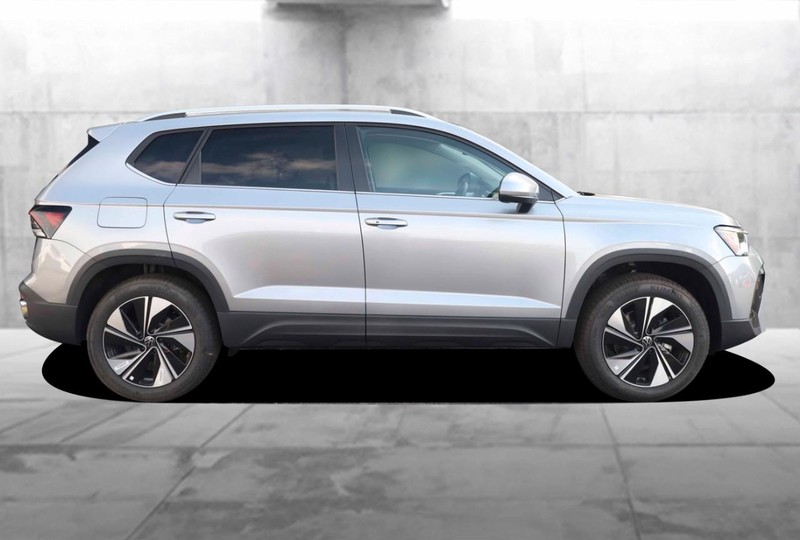 Volkswagen Taos Vehicle Image 05