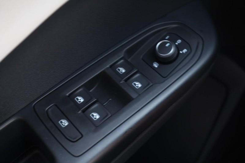 Volkswagen Taos Vehicle Image 17