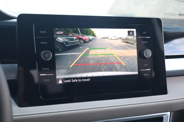 Volkswagen Taos Vehicle Image 12