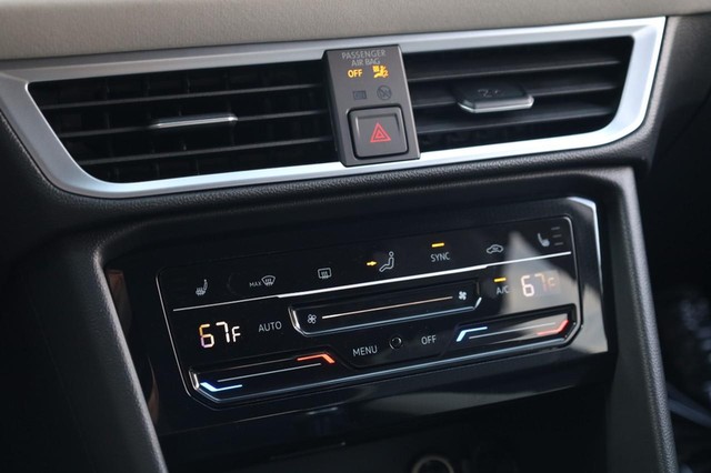 Volkswagen Taos Vehicle Image 13