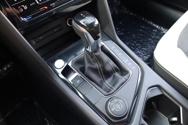 Volkswagen Taos Vehicle Image 15