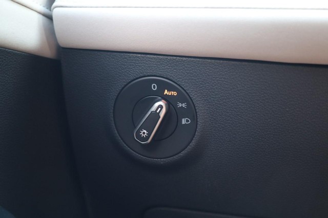 Volkswagen Taos Vehicle Image 18