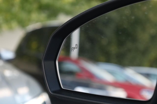 Volkswagen Taos Vehicle Image 19