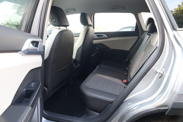 Volkswagen Taos Vehicle Image 20