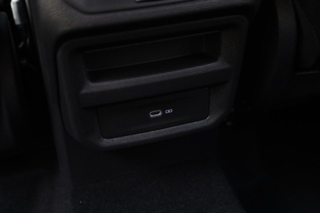 Volkswagen Taos Vehicle Image 21