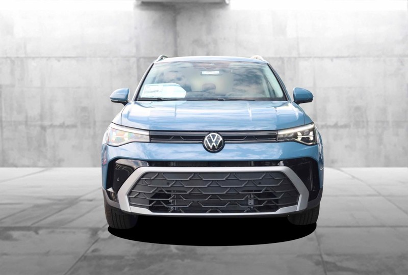 Volkswagen Taos Vehicle Image 04