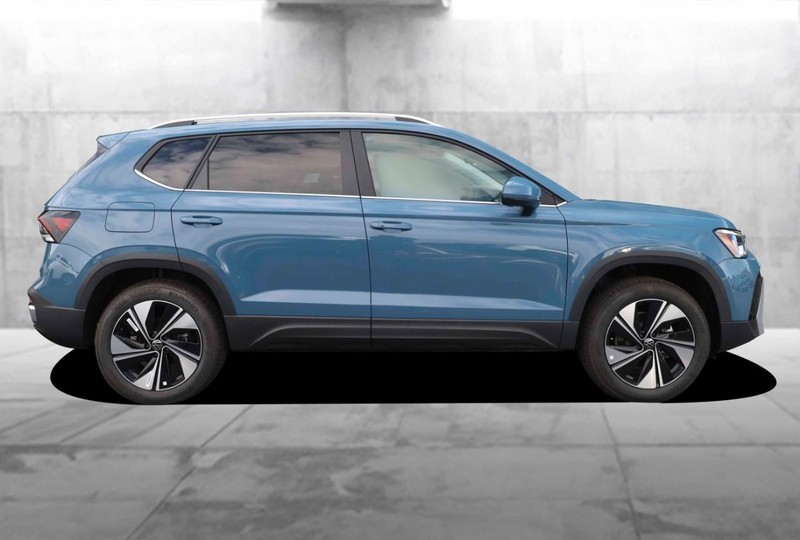 Volkswagen Taos Vehicle Image 05