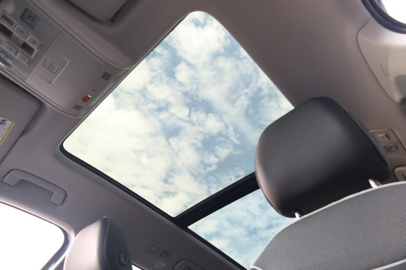 Volkswagen Taos Vehicle Image 09