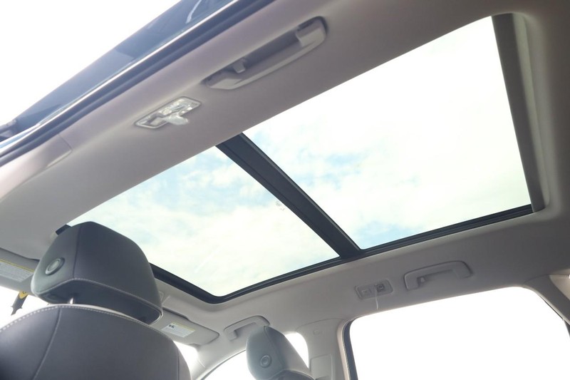 Volkswagen Taos Vehicle Image 10