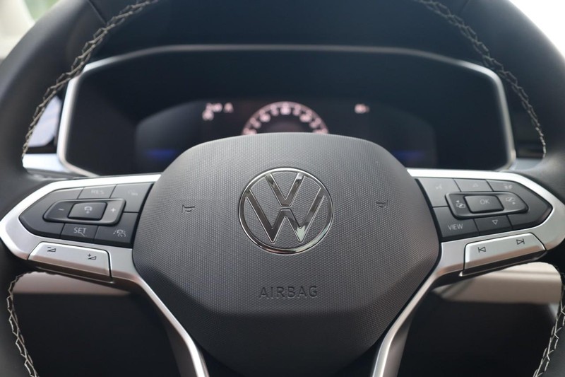 Volkswagen Taos Vehicle Image 11