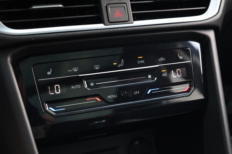 Volkswagen Taos Vehicle Image 15