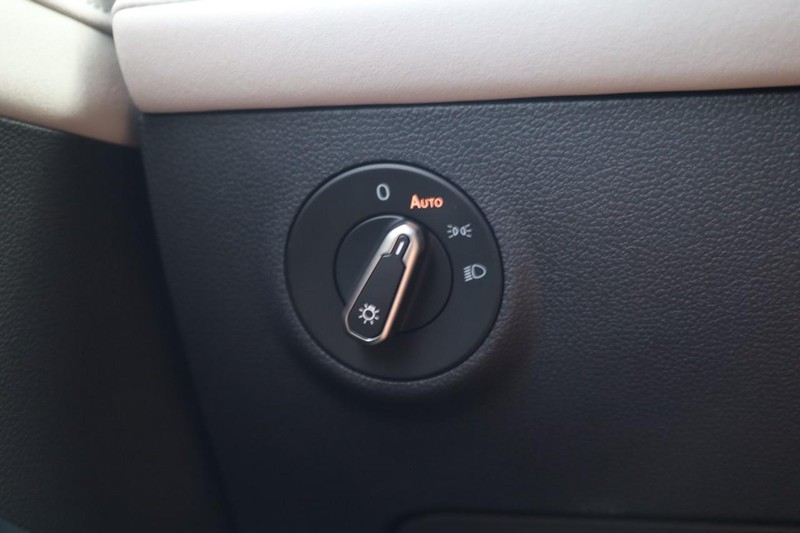 Volkswagen Taos Vehicle Image 20