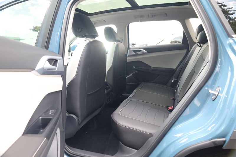 Volkswagen Taos Vehicle Image 22