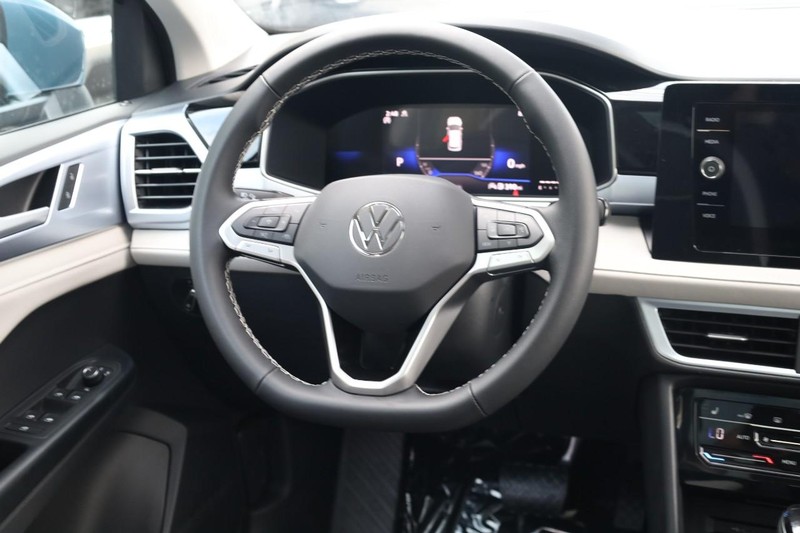Volkswagen Taos Vehicle Image 25