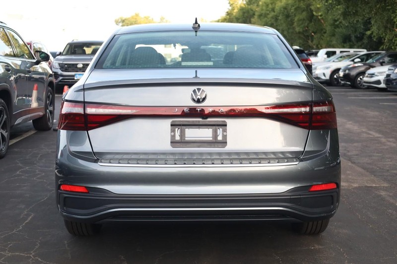 Volkswagen Jetta Vehicle Image 06