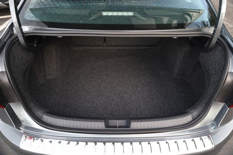 Volkswagen Jetta Vehicle Image 07