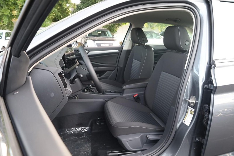 Volkswagen Jetta Vehicle Image 08