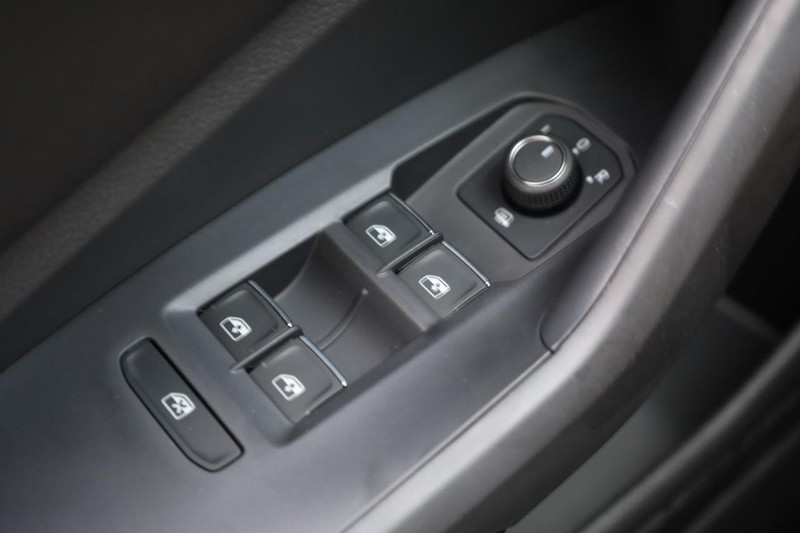Volkswagen Jetta Vehicle Image 17