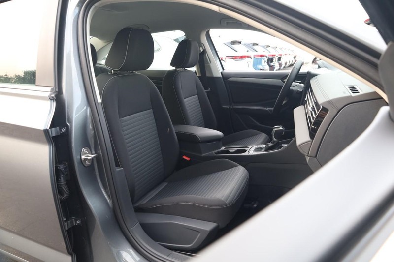 Volkswagen Jetta Vehicle Image 23