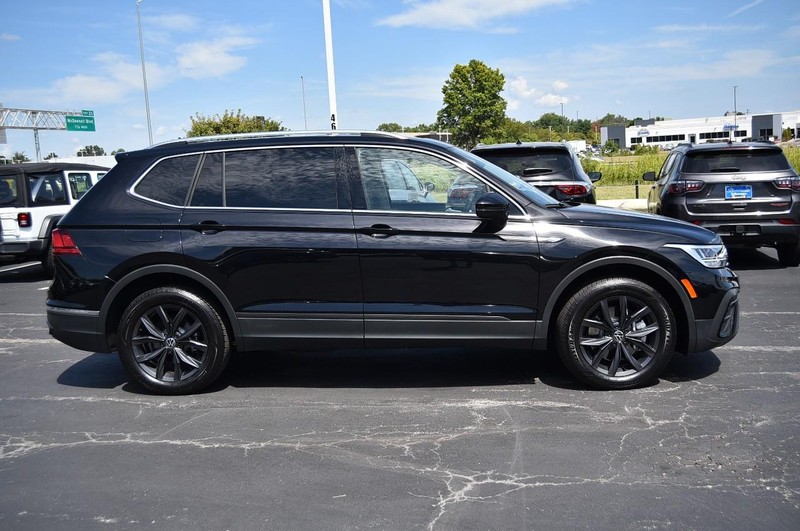 Volkswagen Tiguan Vehicle Image 05