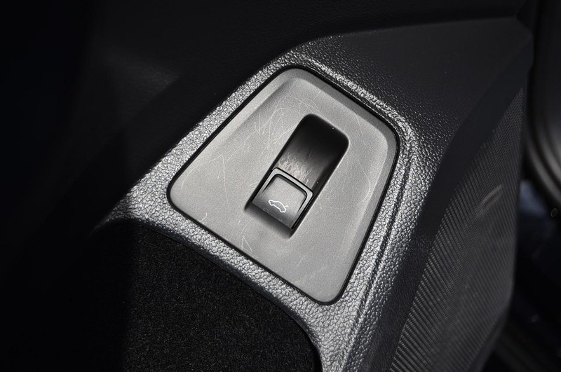 Volkswagen Tiguan Vehicle Image 09