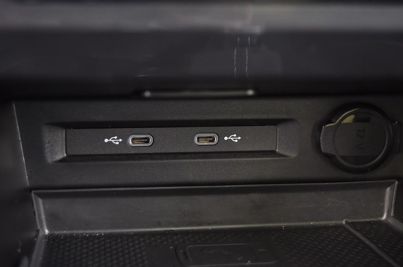 Volkswagen Tiguan Vehicle Image 16